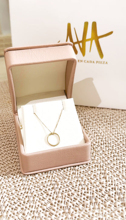18k Gold Infinity Necklace – Minimalist